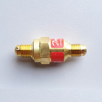 Клапан обратный  M1/4" SAE - M1/4" SAE для установок для обслуживания систем кондиционирования