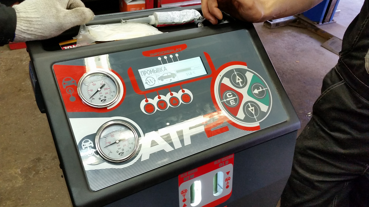 Обучение работе на установках для замены ATF Spin специалистами MotulEvo Italia.
